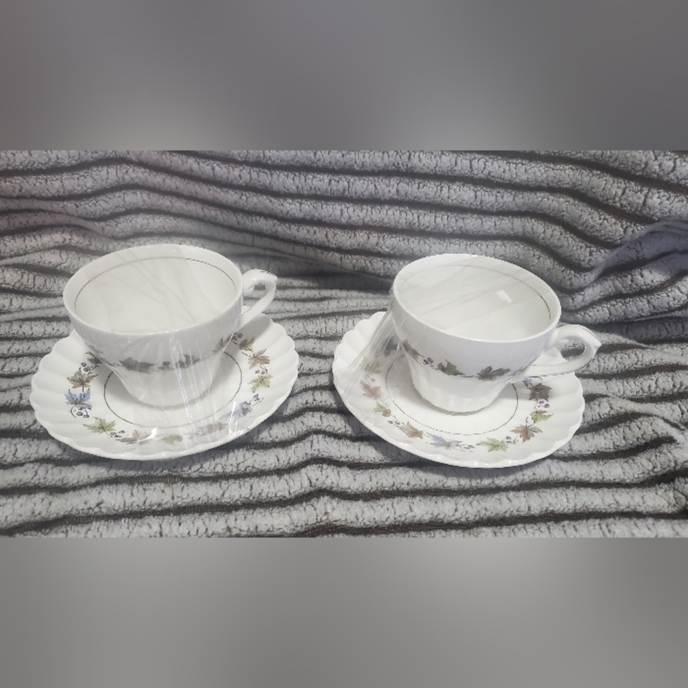 intage J&G Meakin England Classic White, 2  Tea Cup and 2 Saucer China